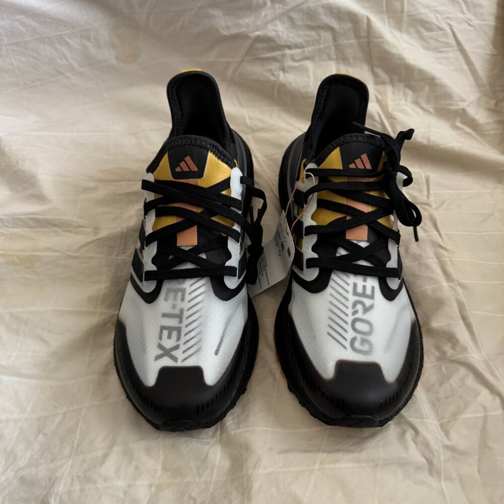 Adidas Ultraboost Light GTX Road-Running Shoes - Women's size 8